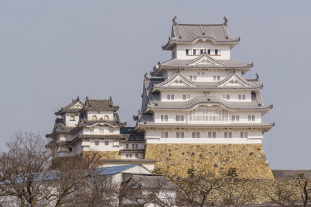 维持在 Himaji 市，日本著名的美丽白色的