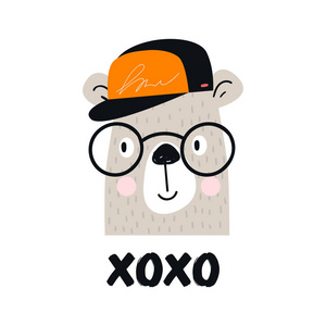xo-可爱的手绘苗圃海报与卡通熊动物字符与眼镜, 棒球帽和刻字.