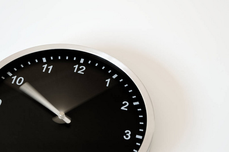 时钟的手详细在大约10点的时钟移动时钟手照片