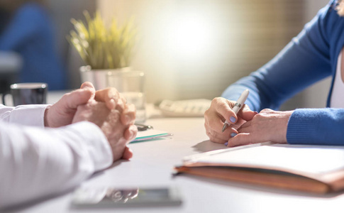 生意谈判图片-生意谈判素材-生意谈判插画-摄图新视界