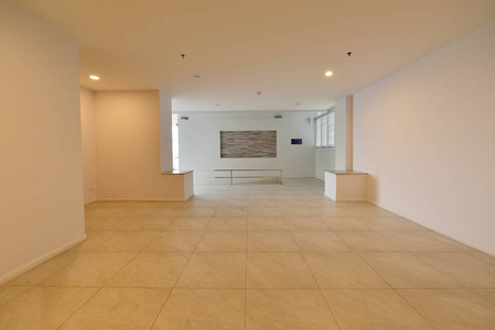 豪华白色空房间与自由空间，室内设计