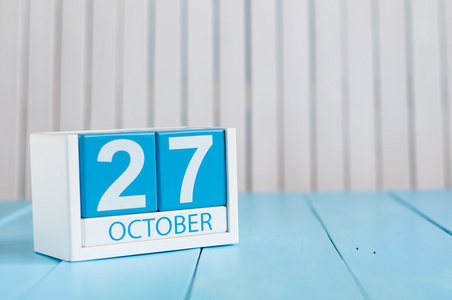 十月二十七日。 10月27日白色木色日历图片