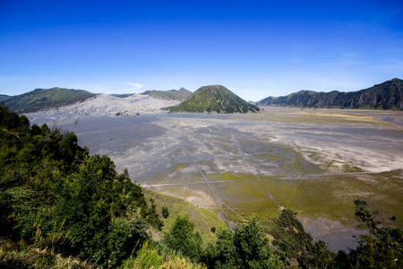 山溴印尼超级乌尔卡诺火山口