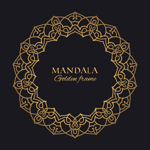 黑色背景上的金色东方图形元素照片