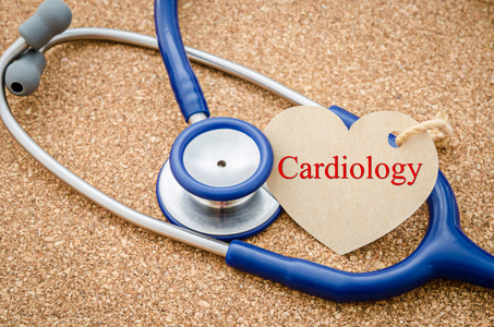 心脏病学单词和听诊器