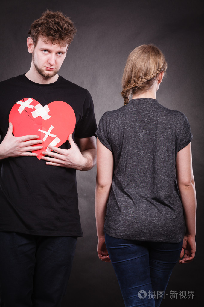 悲伤的新人举办破碎的心