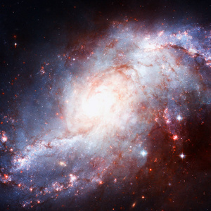 太空中令人难以置信的美丽螺旋星系
