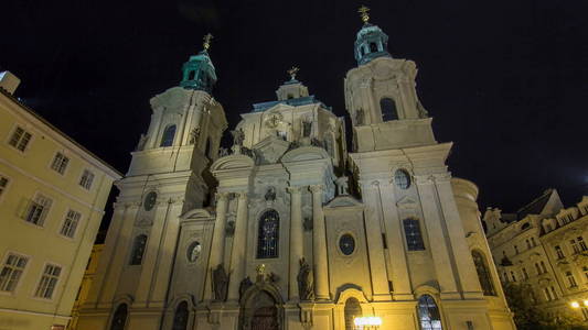 圣尼古拉斯夜教堂 timelapse hyperlapse 在捷克共和国布拉格。位于老城广场