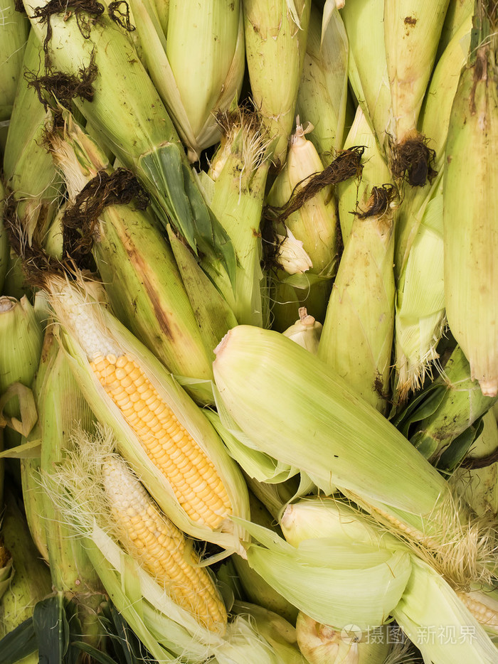鲜食玉米在市场上,泰国