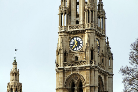 时钟上的主塔,维也纳市政厅 (维纳市政厅).维也纳,奥地利照片