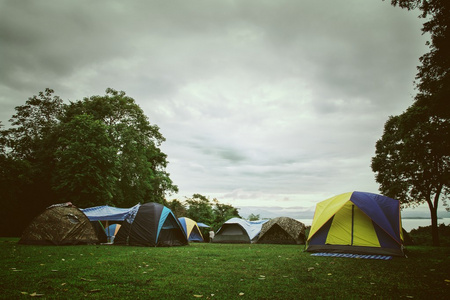 帐篷旅游营在山上, 早上视图