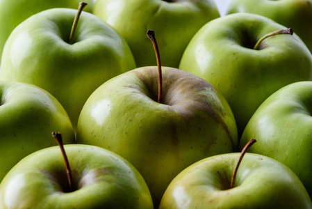 成熟绿色苹果的完整框架背景