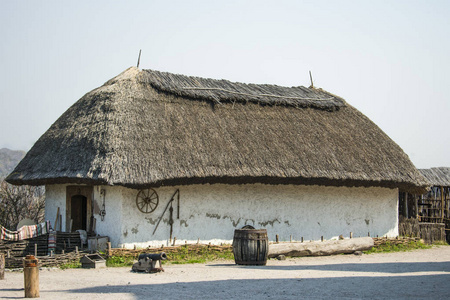 乌克兰一个岛上的古小屋