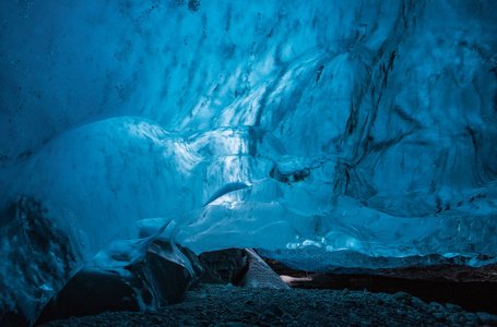 冰岛冰洞