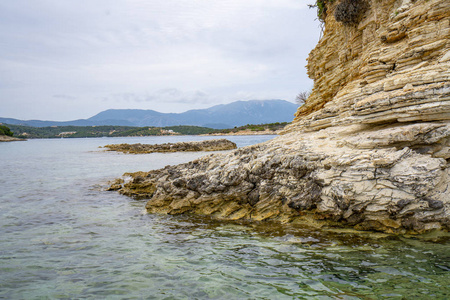 Desimi 海滩高尔夫球和附近海岛以清澈的水