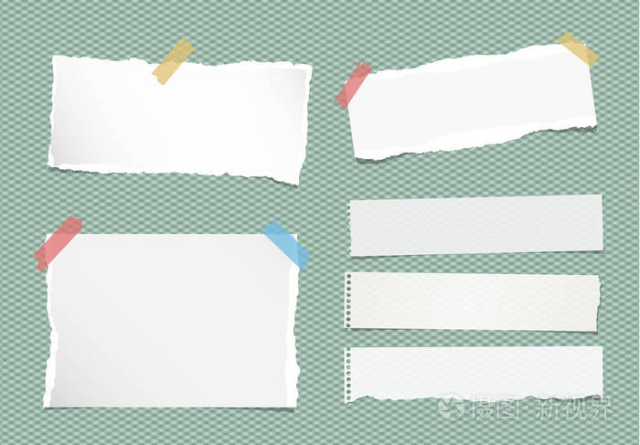 翻录的白色纸条, 笔记本, 字的纸件困用彩色胶带平方绿色背景