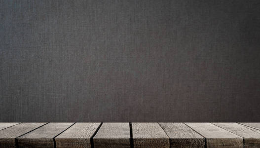 灰色水泥墙上的空白木质陈列架
