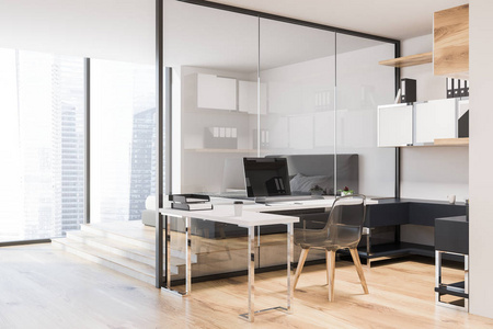 卧室和家庭办公室内有白色的墙壁, 一层木地板, 一张双人床, 有楼梯和