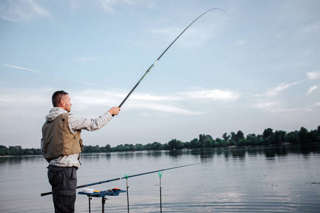 一条三文鱼图片