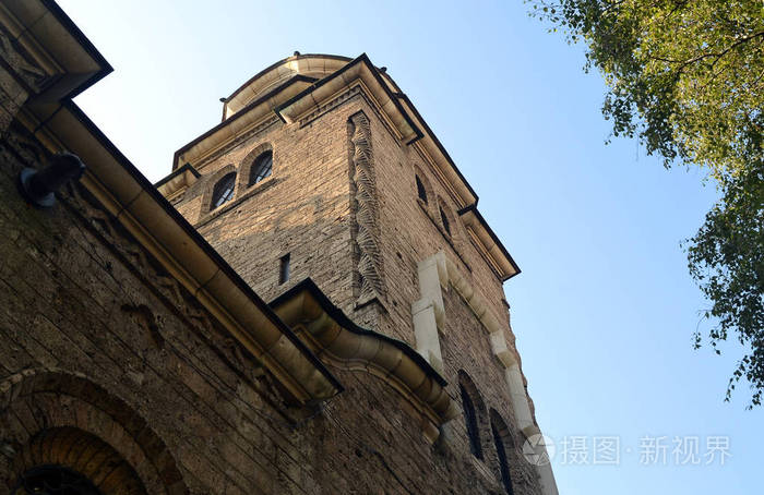 保加利亚索菲亚圣 Nedelya 教堂塔。这是一个中世纪的教堂, 已经被摧毁和重建了很多次。寺庙的当前大厦在1867开始了