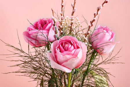 粉红色的盛开着玫瑰 bouquete