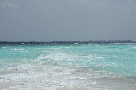 在马尔代夫海上的波浪