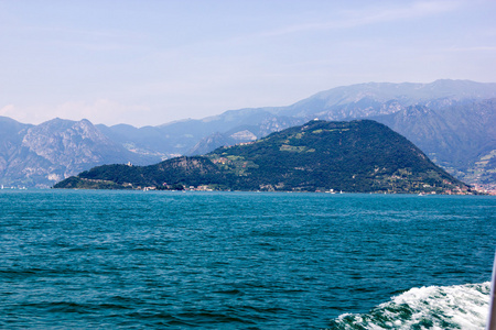 伊塞奥湖全景