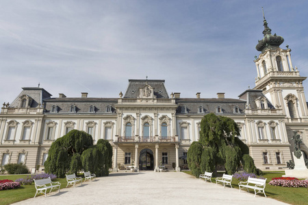 在布达佩斯，匈牙利的 Festetics 宫门面