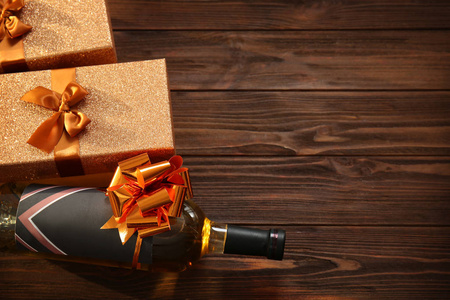装饰酒的瓶和礼品盒