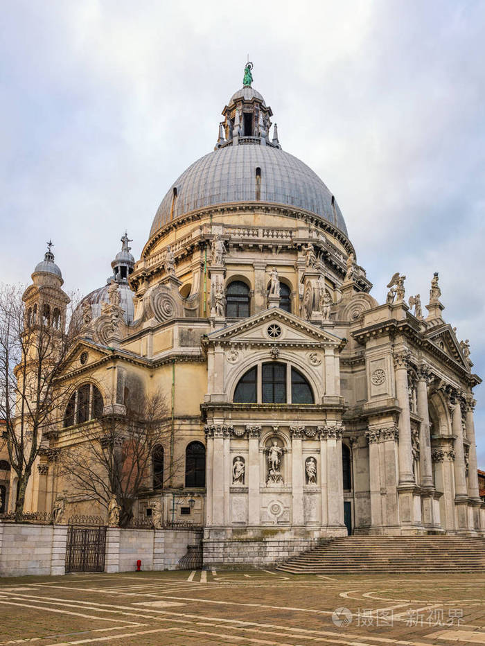 威尼斯大运河, 圣玛利亚大教堂在意大利威尼斯致敬.