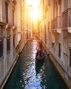 意大利威尼斯有吊船的运河。威尼斯的建筑和地标。威尼斯的明信片与威尼斯吊船
