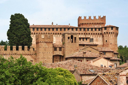 意大利中部格拉达拉城堡