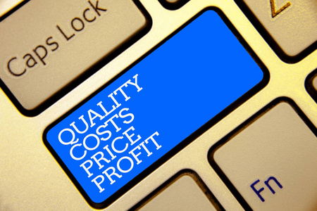 书写记录显示质量成本价格利润。商业照片展示平衡 wothiness 收入价值金色电脑键盘蓝色按钮白色轮廓文字文本