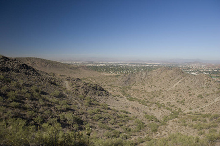 从亚利桑那州北部山区看到的北凤凰景观