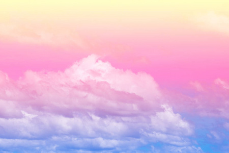 柔和的彩色云彩和天空与太阳光, 柔和多云以梯度柔和的颜色背景.