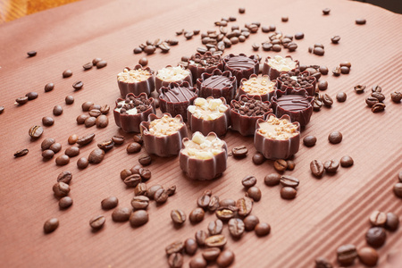 与咖啡豆巧克力糖果