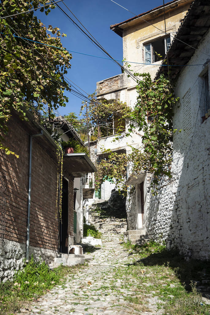 阿尔巴尼亚培拉特老城鹅卵石街