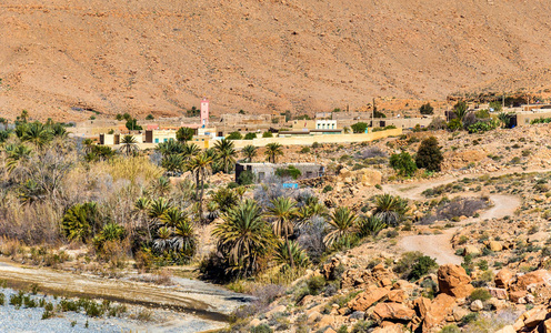 一个村庄与栖谷，摩洛哥巴民居