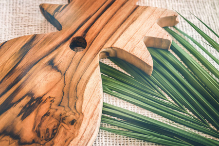 木制餐具。纯柚木木材。餐具, 厨房用具从印度尼西亚