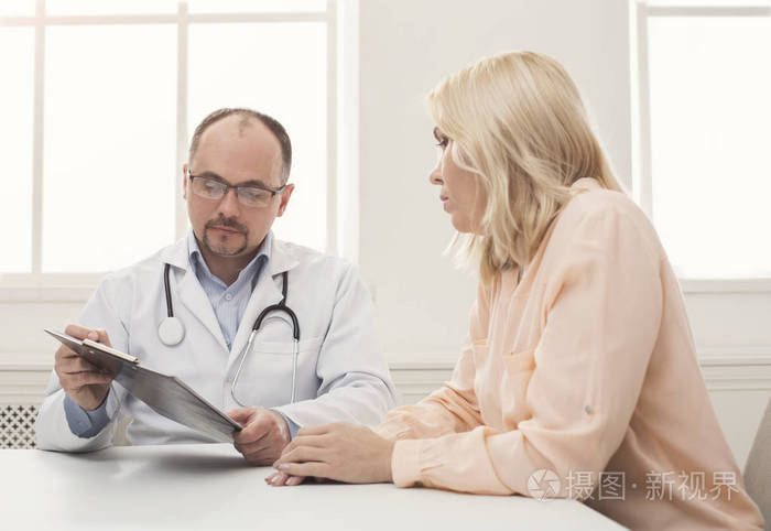 医院咨询女医生