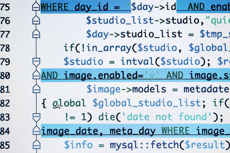 源代码布局在屏幕上的 web 站点代码照片