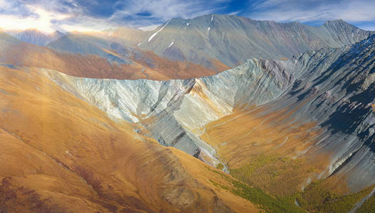 美丽的秋景，阿尔泰山俄罗斯