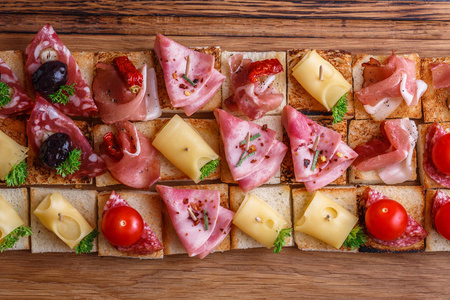 手指乳酪pintxos, 小吃, 西班牙小吃派对手指食品背景照片