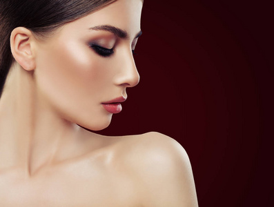 棕色的眉毛图片