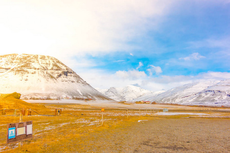 雪盖山冰岛冬季