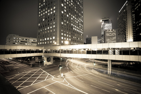 路光迹在香港街景建筑图片