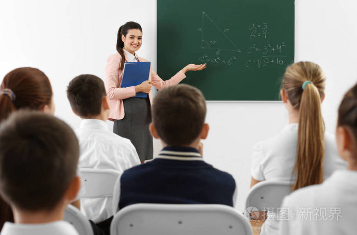 女教师课堂教学