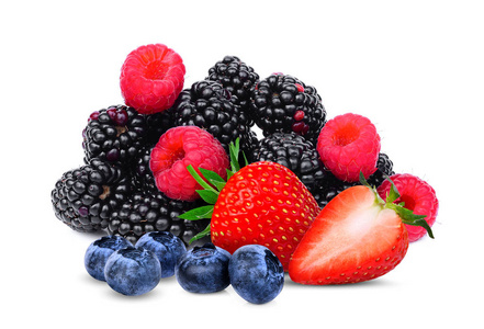 蓝莓, 草莓, 覆盆子和黑莓在白色背景下分离