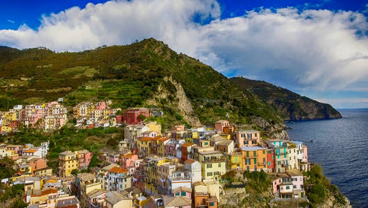 Manarola 从空中，五土地的天际线。Cinqueterre