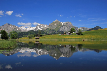 中湖 Schwendisee Alpstein 范围的镜像